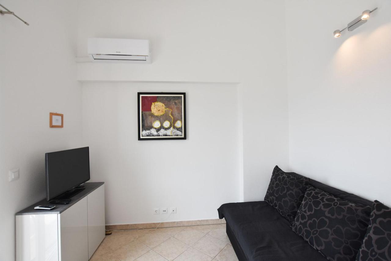 Apartments Karmen I Примоштен Экстерьер фото