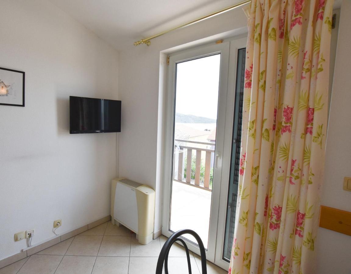 Apartments Karmen I Примоштен Экстерьер фото